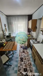 Apartament 3 camere, etaj 1, zona centrala 