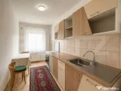 Apartament cu o camera, decomandat, 37 mp, balcon, parcare 