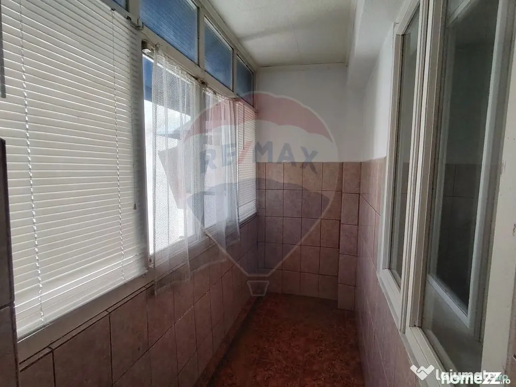 Apartament cu 3 etaj2