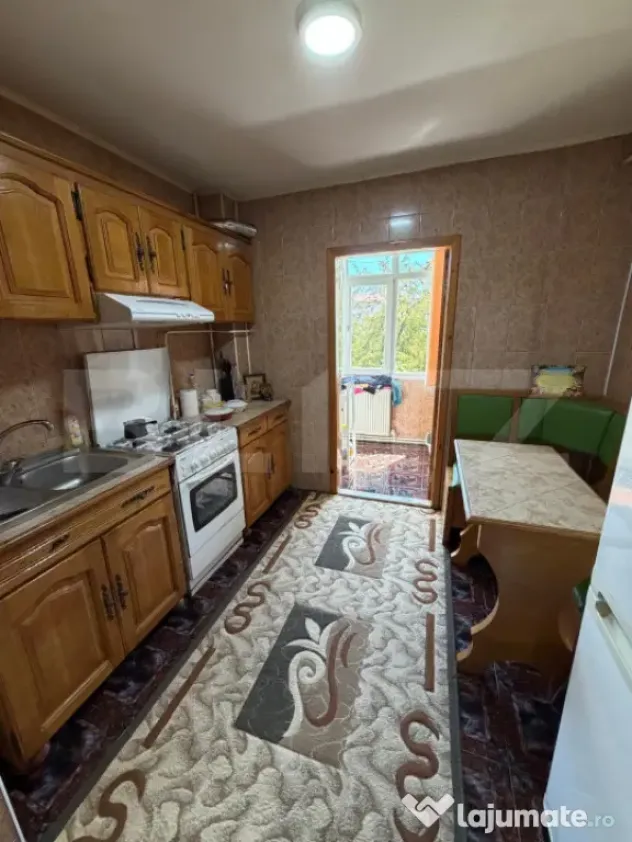 Apartament 3 camere, decomandat, etaj 3, Obcini Suceava