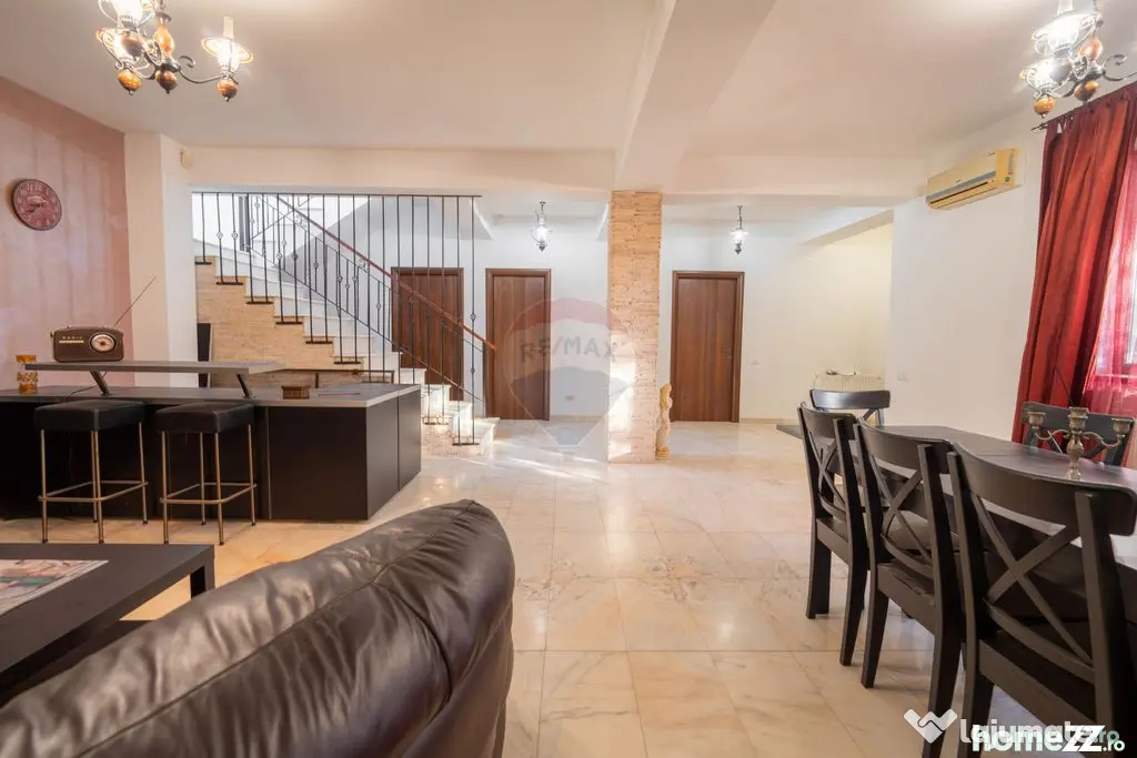 De vanzare casă 5 camere
