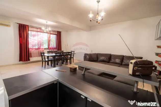 De vanzare casă 5 camere