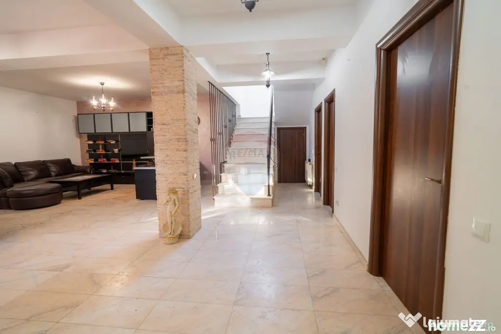 De vanzare casă 5 camere