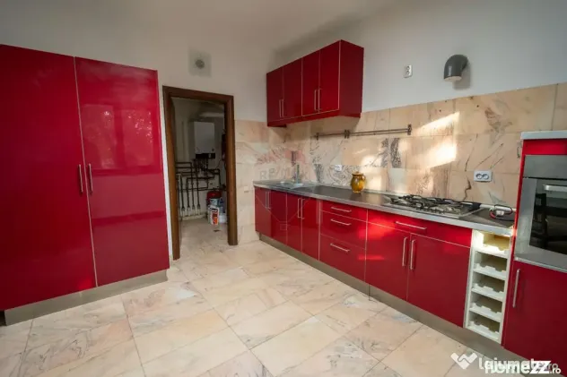 De vanzare casă 5 camere
