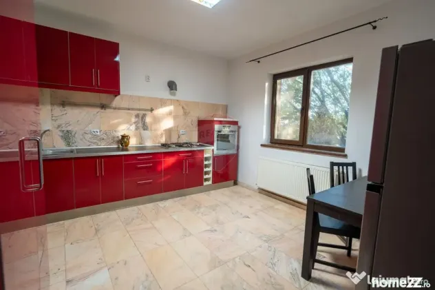 De vanzare casă 5 camere