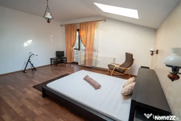 De vanzare casă 5 camere