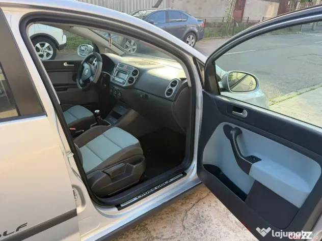 Golf 5 Plus CROSS 2.0 TDI 140 CP | 2008 | Climatronic 2 zone | Garanție 12 luni