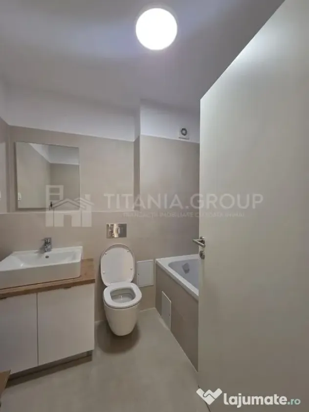 PRIMA INCHIRIERE Apartament 3 camere, decomandat, parcare...