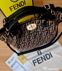 Geanta Fendi new collection, material textil, l9go metalic auriu, curea detasabila umăr, saculet, etichetă