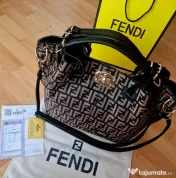 Geanta Fendi new collection, material textil, l9go metalic auriu, curea detasabila umăr, saculet, etichetă