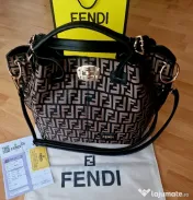 Geanta Fendi new collection, material textil, l9go metalic auriu, curea detasabila umăr, saculet, etichetă