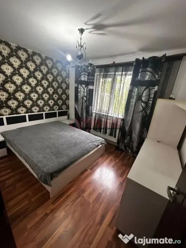 Apartament cu 3 cam - Str Resita