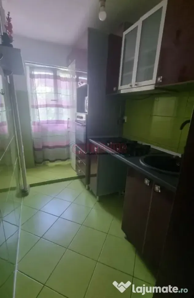 Apartament cu 3 cam - Str Resita