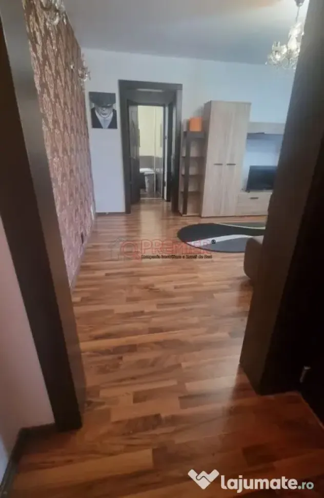 Apartament cu 3 cam - Str Resita