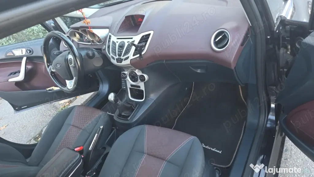 FORD FIESTA 2012