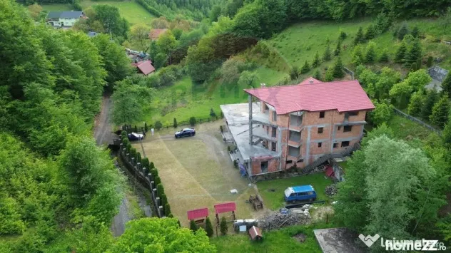 Ocazie!!! Hotel / Pensiune cu 20 camere de vânzare în z... - Firiza (Maramures)