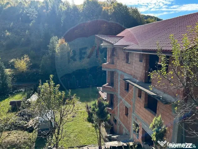 Ocazie!!! Hotel / Pensiune cu 20 camere de vânzare în z...