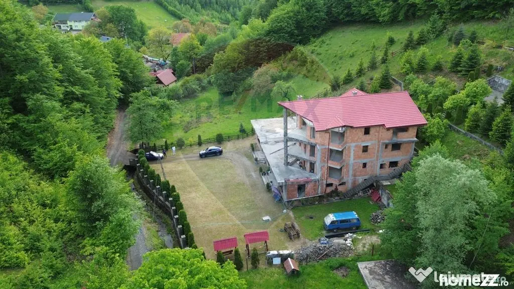 Ocazie!!! Hotel / Pensiune cu 20 camere de vânzare în z...
