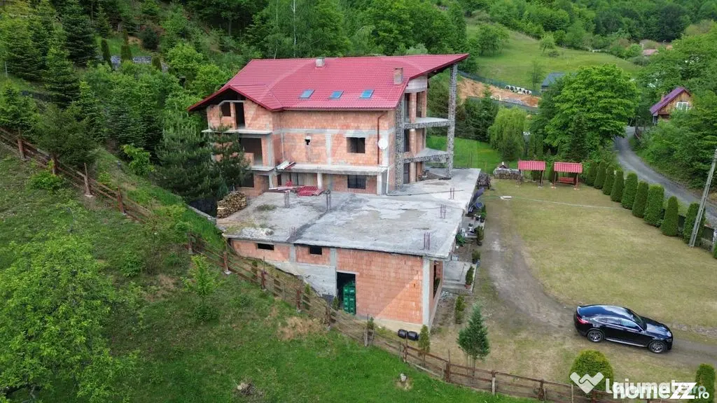 Ocazie!!! Hotel / Pensiune cu 20 camere de vânzare în z...