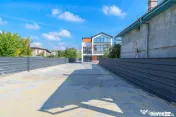 Inchiriat Spațiu comercial/locuit/birouri de 410mp în z...