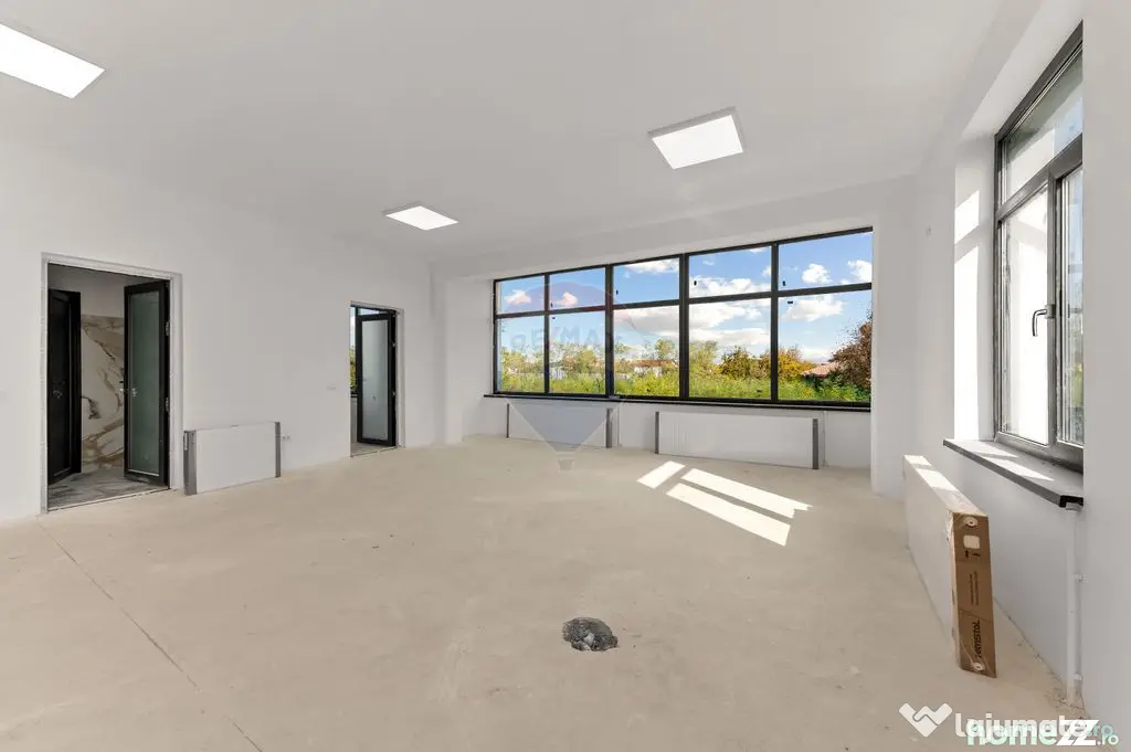 Inchiriat Spațiu comercial/locuit/birouri de 410mp în z...