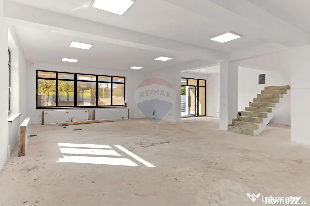 Inchiriat Spațiu comercial/locuit/birouri de 410mp în z...