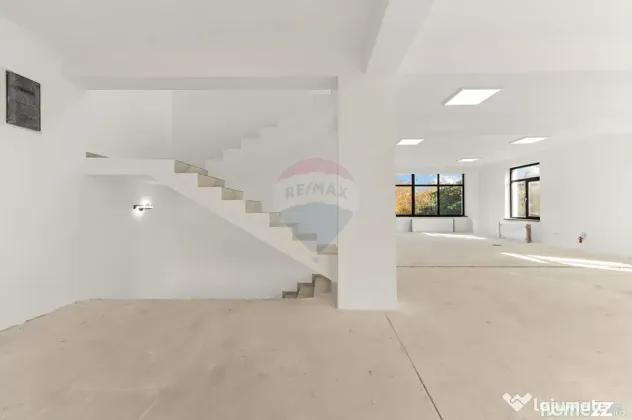 Inchiriat Spațiu comercial/locuit/birouri de 410mp în z...