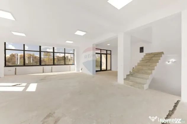 Inchiriat Spațiu comercial/locuit/birouri de 410mp în z...