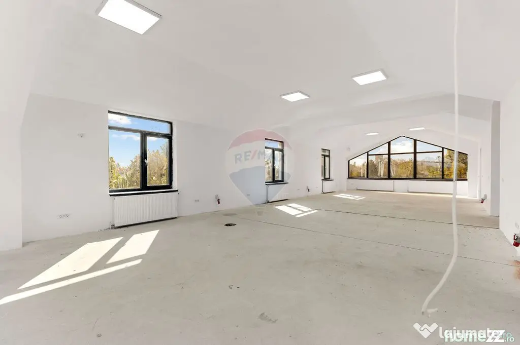Inchiriat Spațiu comercial/locuit/birouri de 410mp în z...