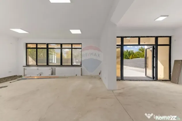 Inchiriat Spațiu comercial/locuit/birouri de 410mp în z...