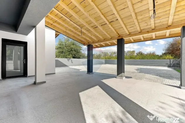 Inchiriat Spațiu comercial/locuit/birouri de 410mp în z...