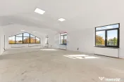 Inchiriat Spațiu comercial/locuit/birouri de 410mp în z... 