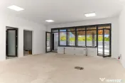 Inchiriat Spațiu comercial/locuit/birouri de 410mp în z... 