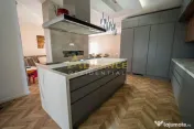 Casa Individuala - 5 camere - 4 bai - 550 mp teren mobilata 