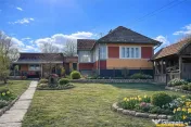Tur 3D!4.300 mp teren, pomicultura casa traditionala, anexe 
