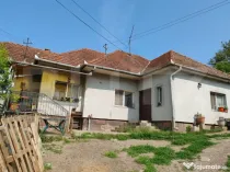 Casa individuala si 5.500 mp de teren intravilan, loc. Sanpa