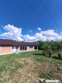 Casă 100 mp, 9 ari teren, drum privat, zonă Bușag