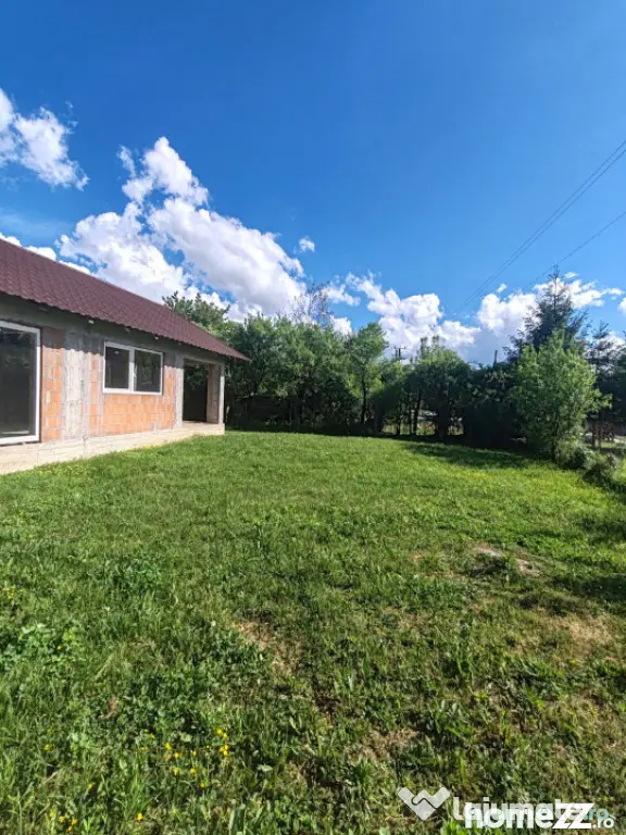 Casă 100 mp, 9 ari teren, drum privat, zonă Bușag
