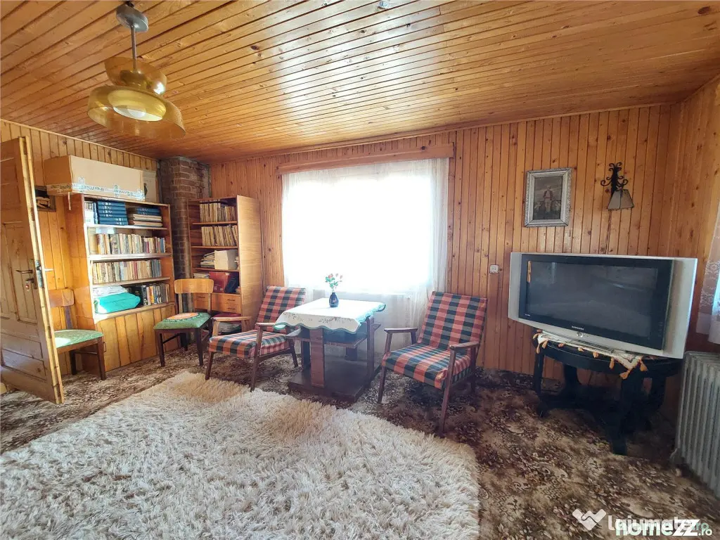 Casa P 1, 5 camere, 150 mp, teren 3815 mp, Zoresti, com. Ver