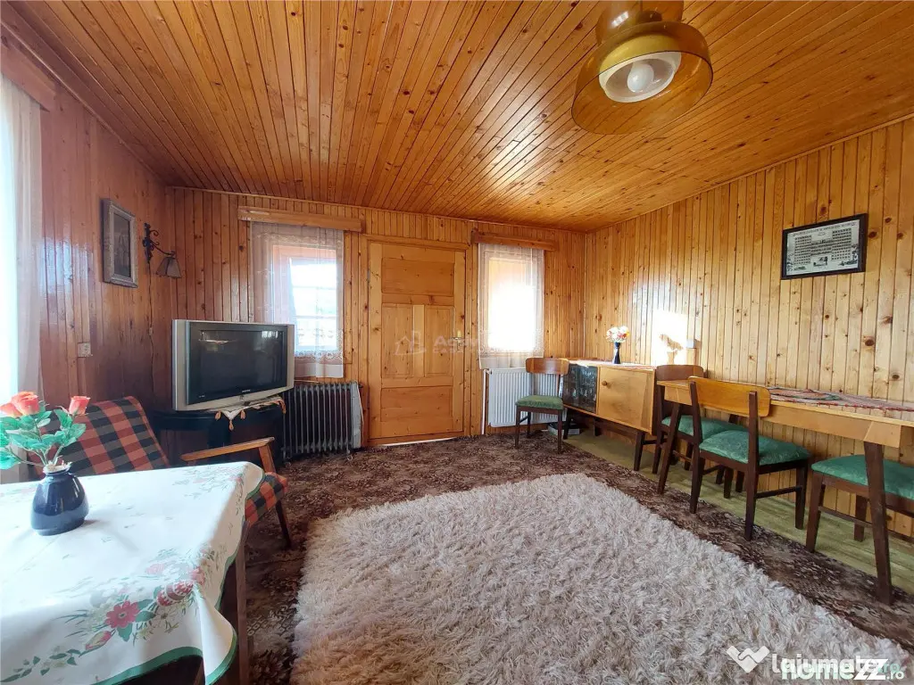 Casa P 1, 5 camere, 150 mp, teren 3815 mp, Zoresti, com. Ver