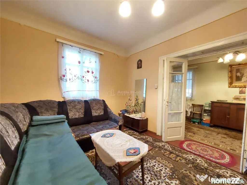 Casa P 1, 5 camere, 150 mp, teren 3815 mp, Zoresti, com. Ver