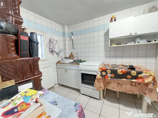 Casa P 1, 5 camere, 150 mp, teren 3815 mp, Zoresti, com. Ver