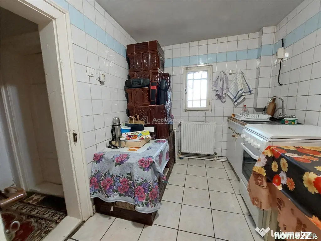 Casa P 1, 5 camere, 150 mp, teren 3815 mp, Zoresti, com. Ver