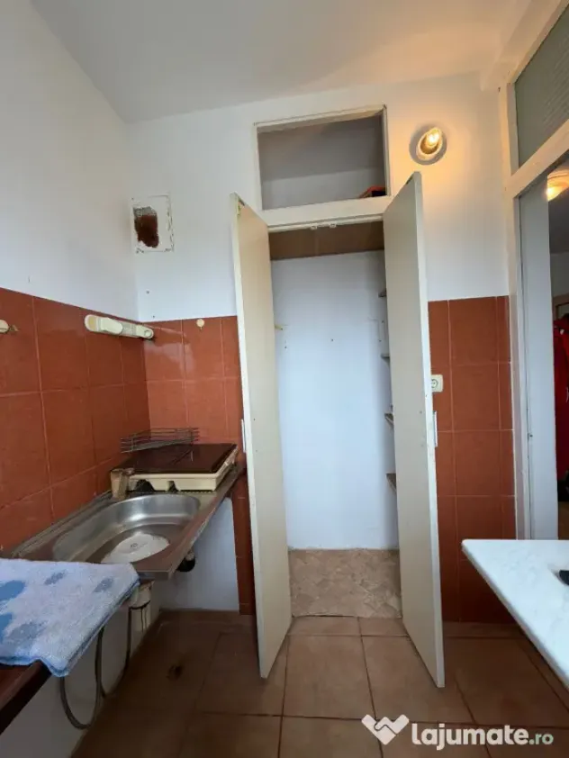 Garsoniera confort 1, Zona Dorobantilor, etaj 7/8 cu lift NO