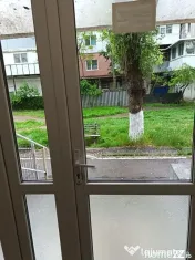 De vanzare apartament 3 camere – Micro 40 – Parter ??... 