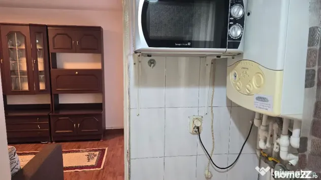 Inchiriez garsoniera in Deva, zona Eminescu (Bejan), etaj 3,