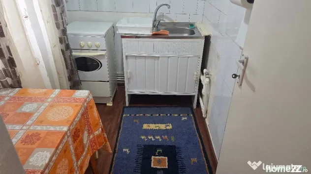 Inchiriez garsoniera in Deva, zona Eminescu (Bejan), etaj 3,