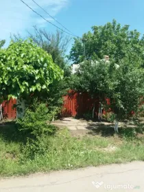 Vand casa locuibila Izvoarele