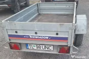 Remorca zincata autoturism 750 Kg - basculabila - 2 sectoare si capac din fibra 