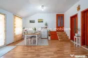 Casă spațioasă cu teren generos în Felnac – la 18 k... 